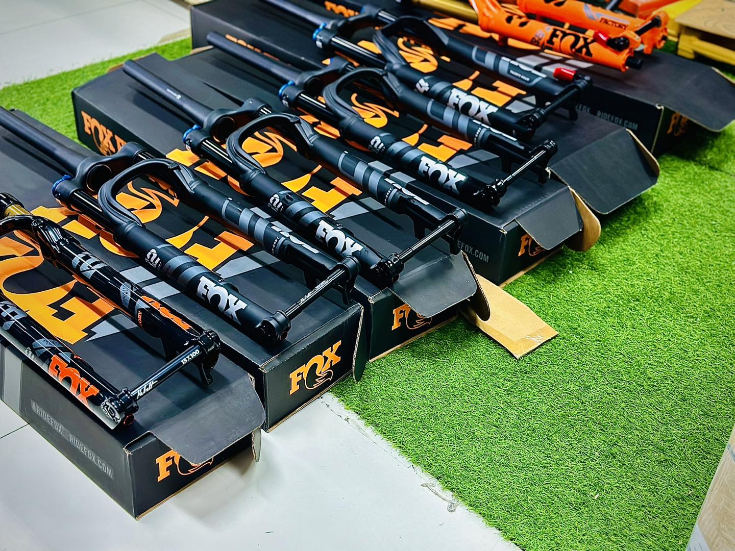 FOX 34 PERFORMANCE SUSPENSION FORK 140MM