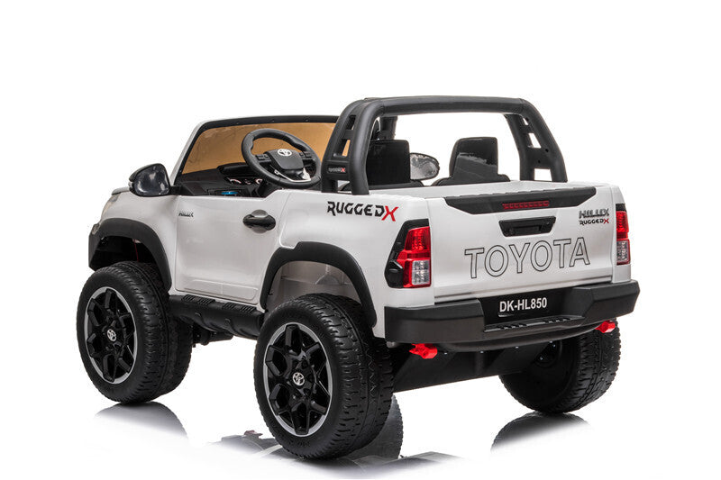 Toyota Hilux Rugged, 4x4 4WD Remote Toy Car- DKHL850 with free bike