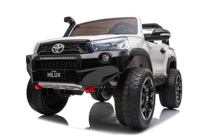 Toyota Hilux Rugged, 4x4 4WD Remote Toy Car- DKHL850 with free bike