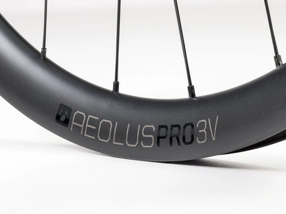 Bontrager Aeolus Pro 3V TLR Disc Road Wheel